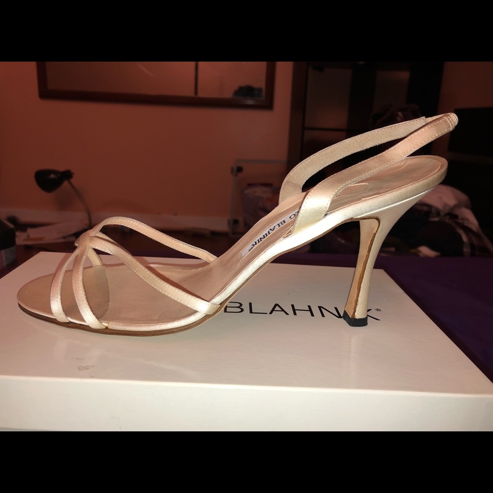 Manolo Blahnik Ivory Heels - Picture 3 of 6